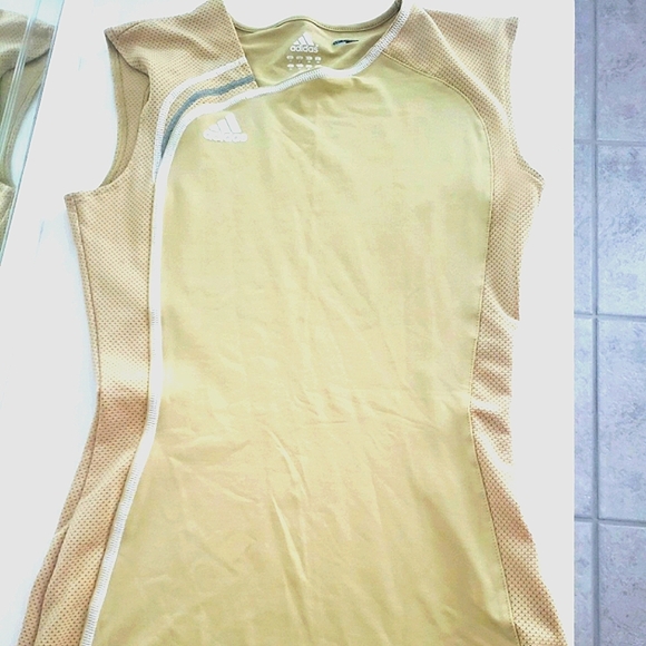 🌟Adidas Sleeveless Athletic Top Size  Medium  🌟 - Picture 1 of 6